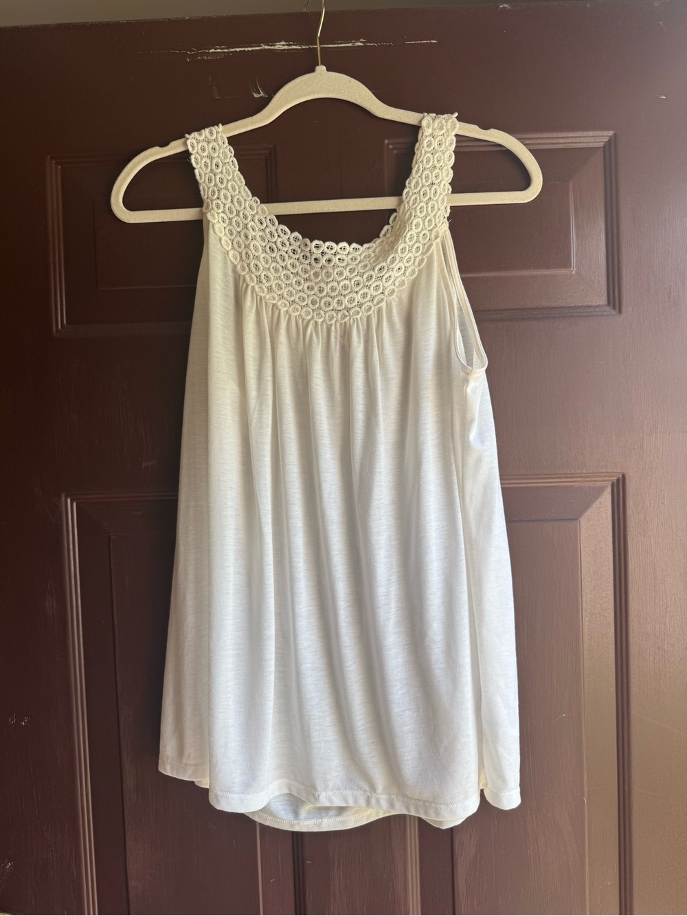 Knox Rose White Tank With Crochet Neck
Size Large